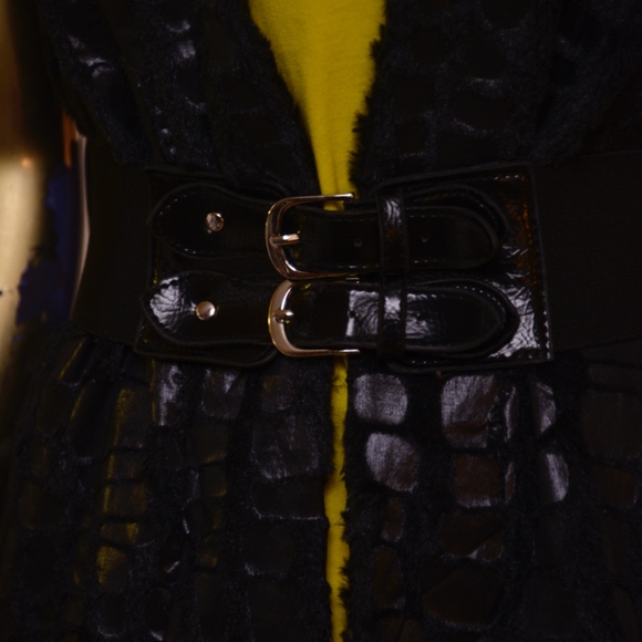 Faux fur leather unique style vest with belt -NWOT - Picture 4 of 8